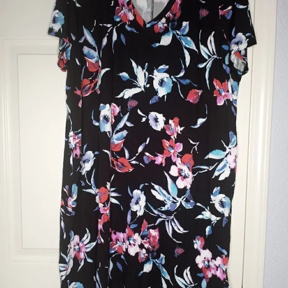 Lane Bryant Women's Black Floral Print Short Sleeve V Neck Dress Plus Sz 22/24.